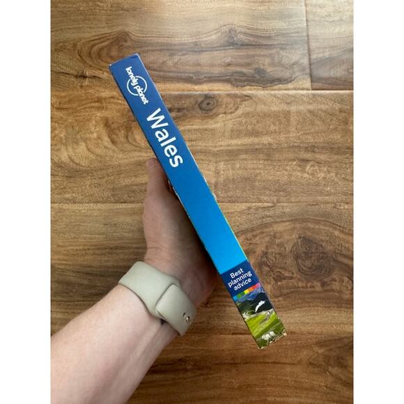 Lonely Planet Wales Travel Guide 7th Edition 2021 Paperback- Excellent Condition - Picture 4 of 6